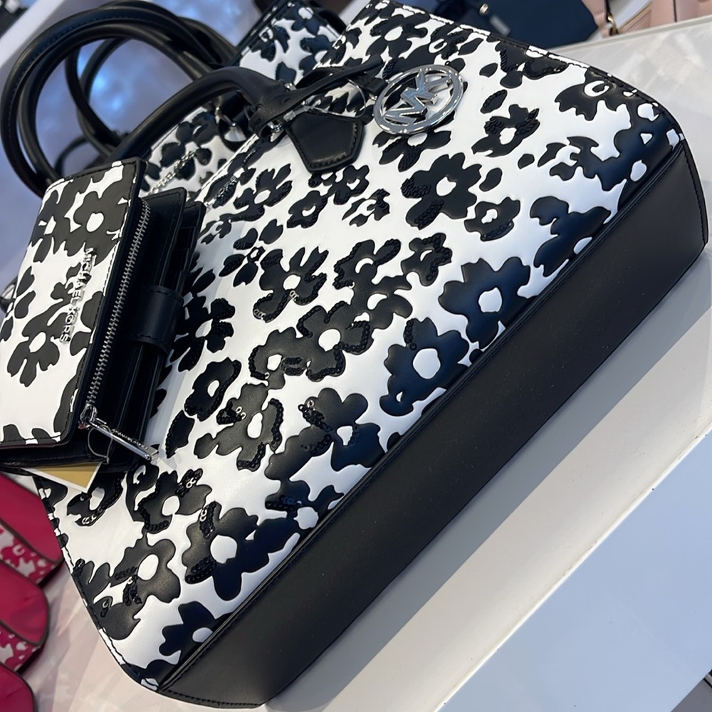 Michael Kors Sheila Md Sequined Floral Print CZ Satchel & JST Md Bi-Fold Wallet - Picture 5 of 16